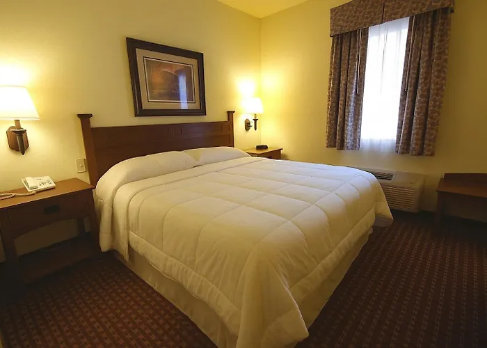 Mountain Inn & Suites Airport - Hendersonville
